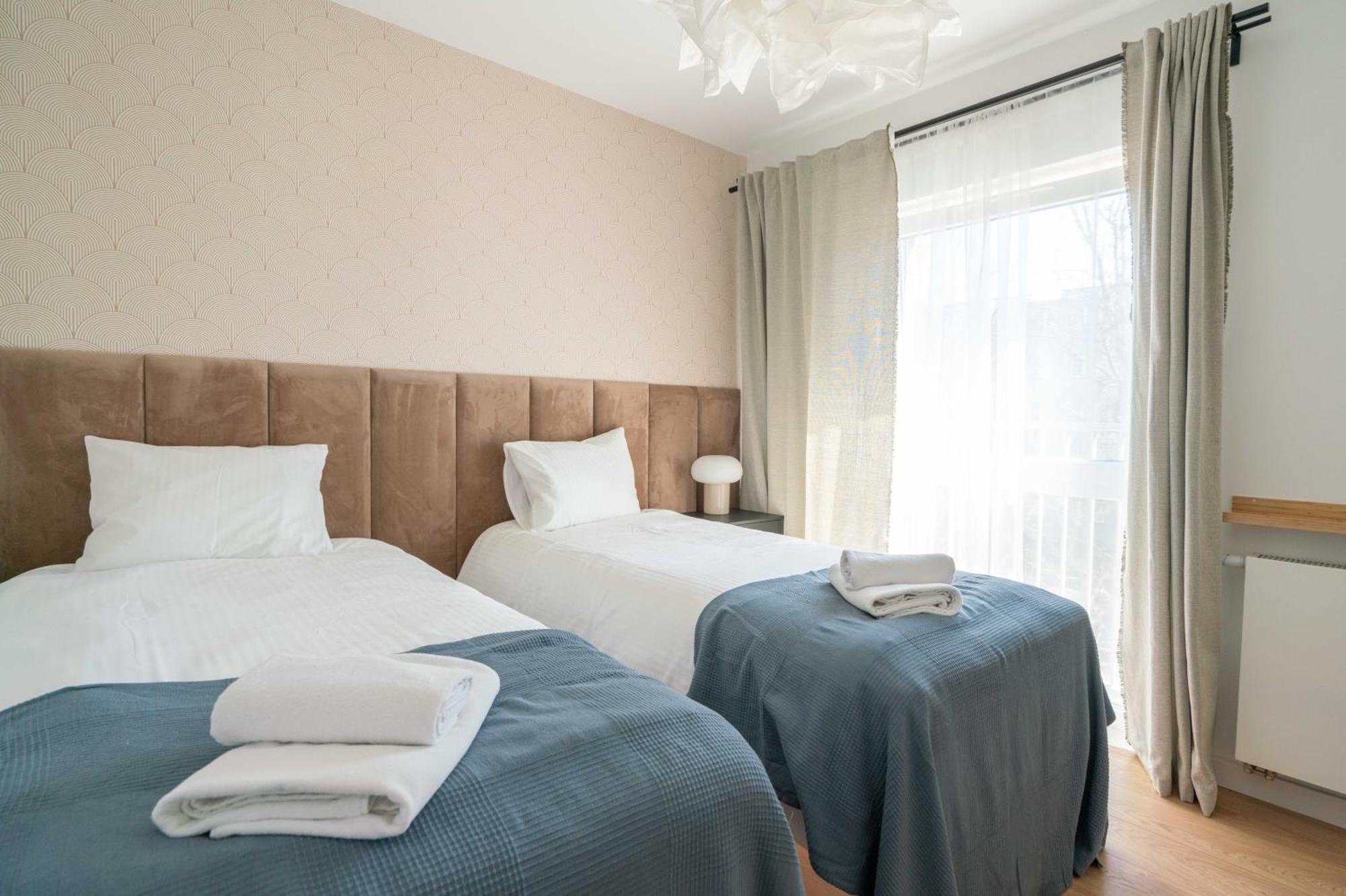 Aparthotel Weissa 7 Krakow Exterior photo